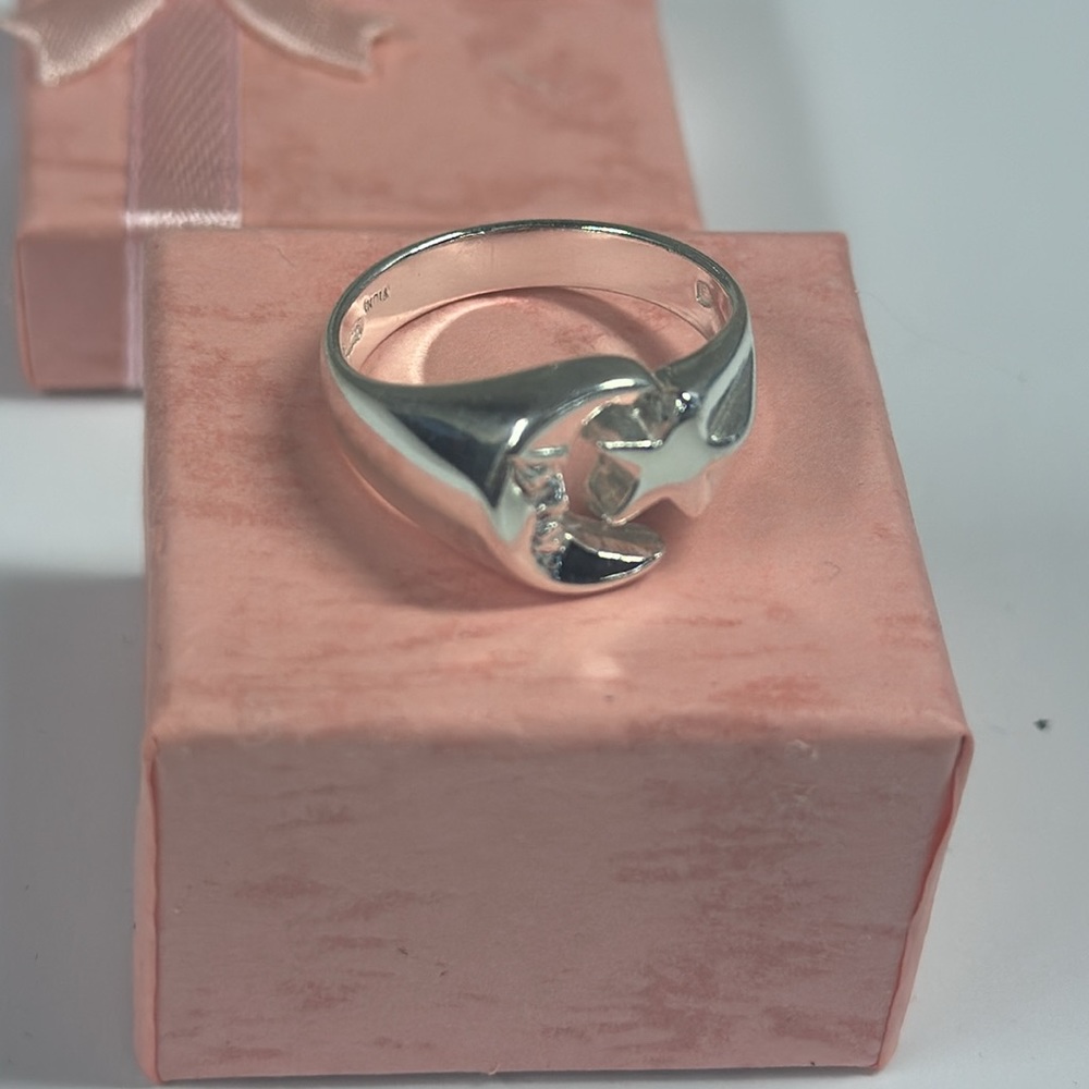 Sterling Silver Moon and Star Ring - Picture 8 of 8